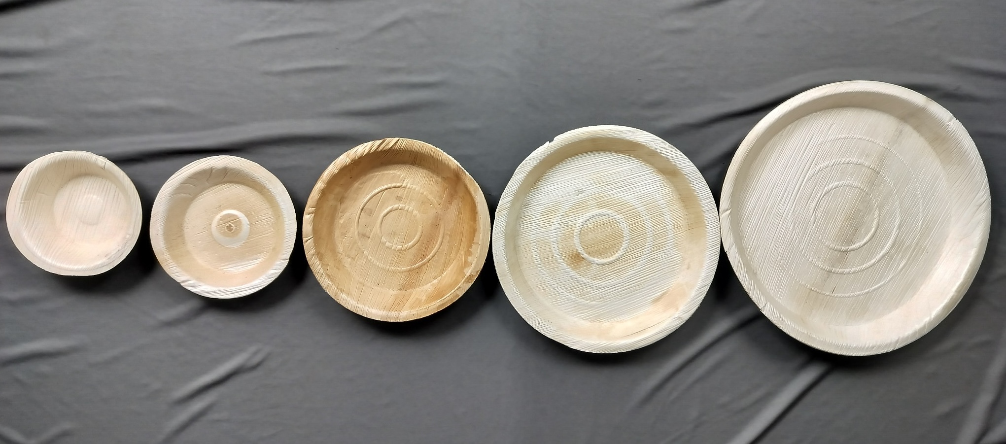 Modusk leaf plate product line featuring bowls and round plates
